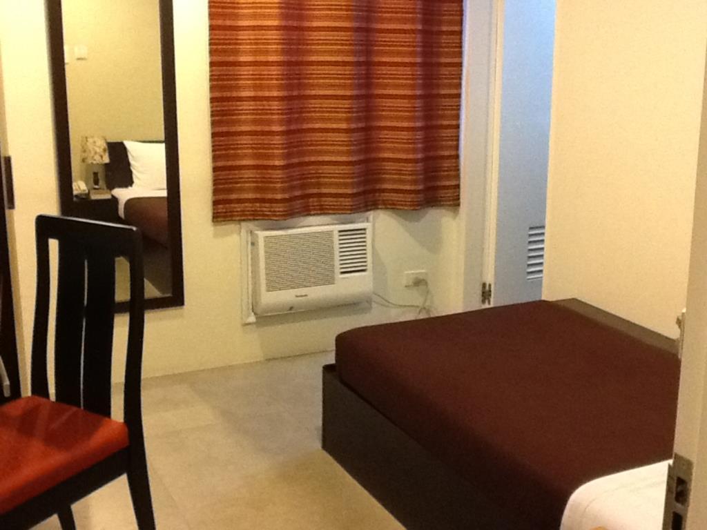 One Hive Hotel And Suites Surigao Extérieur photo